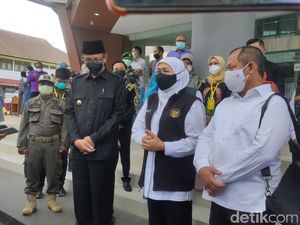 Khofifah Berterima Kasih ke Unej dan Alumninya yang Gelar Vaksinasi COVID-19