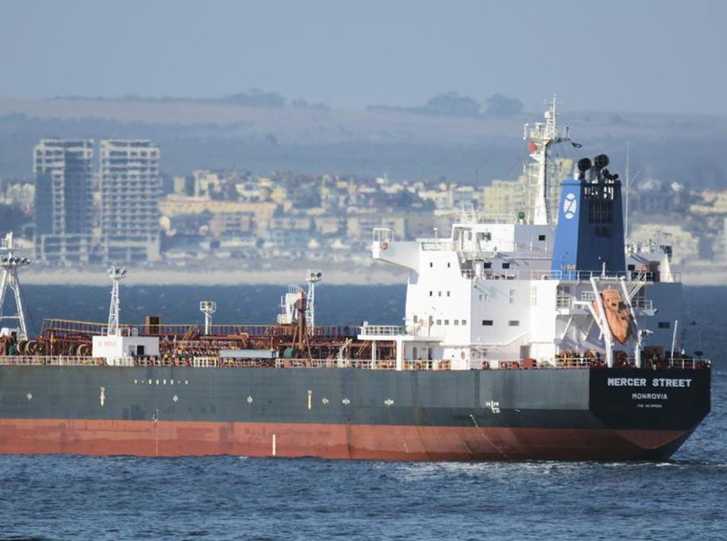 Israel Ancam Serang Iran Usai Serangan Kapal Tanker, Heboh Logo Kaos Macron