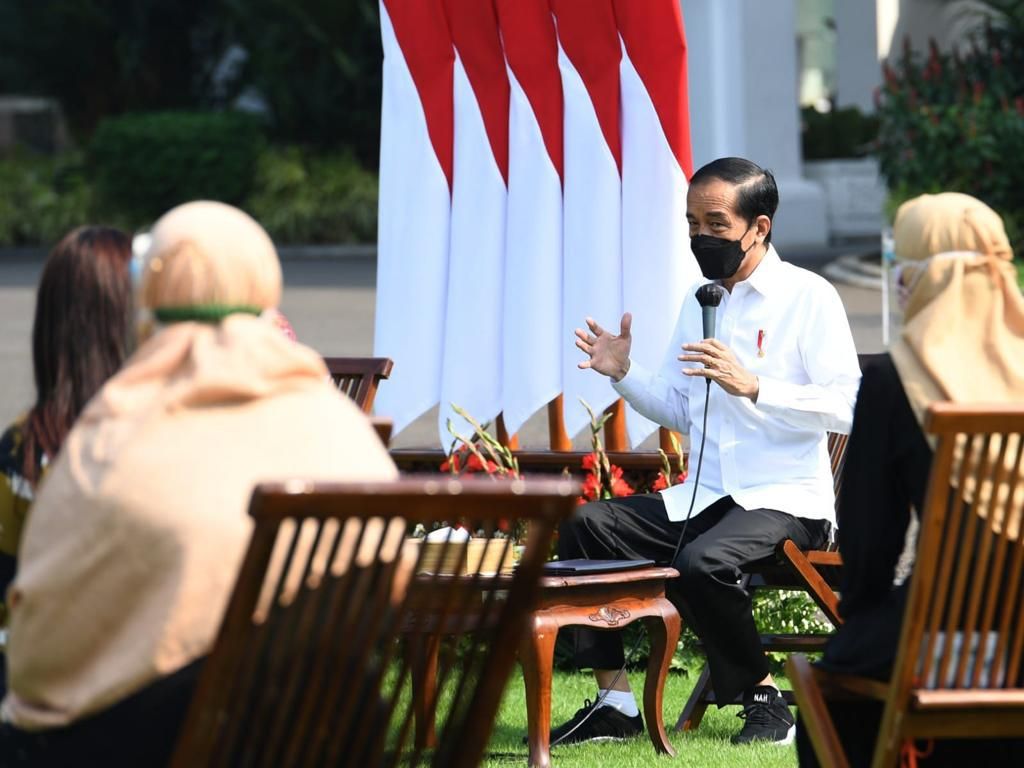 Momen Jokowi saat Menyapa Pelaku UMKM di Istana