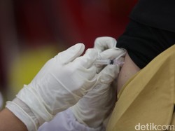 Warga Bekasi Sempat Tak Bisa Vaksin Imbas NIK Dipakai WNA, Kini Sudah Disuntik