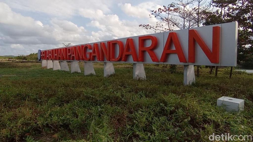 Asyiknya Mancing Mania di Pelabuhan Bojongsalawe Pangandaran