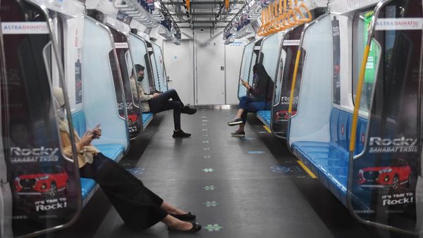 PPKM Bikin Penumpang MRT Anjlok 90 Persen