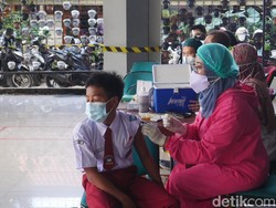 1.200 Siswa SD-SMP di Cimahi Jalani Vaksinasi COVID-19