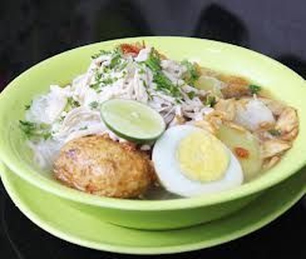 Soto Banjar Soto Banjar adalah salah satu makanan khas Kota Banjarmasin
