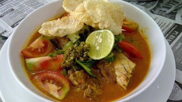 Soto Betawi Soto Betawi adalah makanan khas daro DKI Jakarta