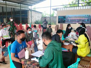 Ratusan Santri Ponpes Husnul Khotimah Kuningan Divaksinasi