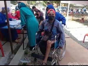 Vaksinasi COVID-19 di Tegal Sasar Para Penyandang Disabilitas