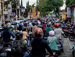 Kerumunan Pendaftar Vaksin di Polresta Banyumas, Polda Jateng: Jadi Evaluasi