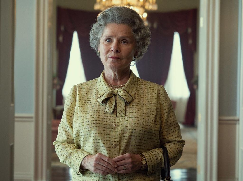 Penampakan Imelda Staunton Jadi Ratu Elizabeth II di Serial The Crown