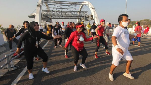 Jadi Lokasi Olahraga, Jembatan Suroboyo Ramai di Akhir Pekan