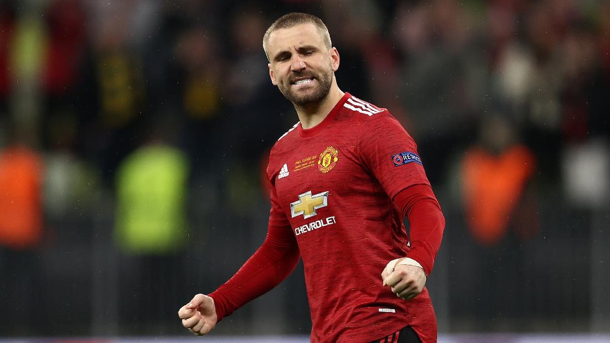 Luke Shaw segera diberi kontrak baru Manchester United usai tampil cemerlang di musim lalu. (Foto: Getty Images/Maja Hitij)