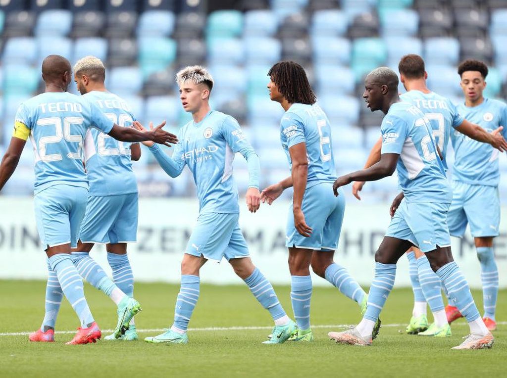 Hasil Laga Uji Coba: Manchester City Hajar Barnsley 4-0 Hasil Laga Uji Coba: Manchester City Hajar Barnsley 4-0
