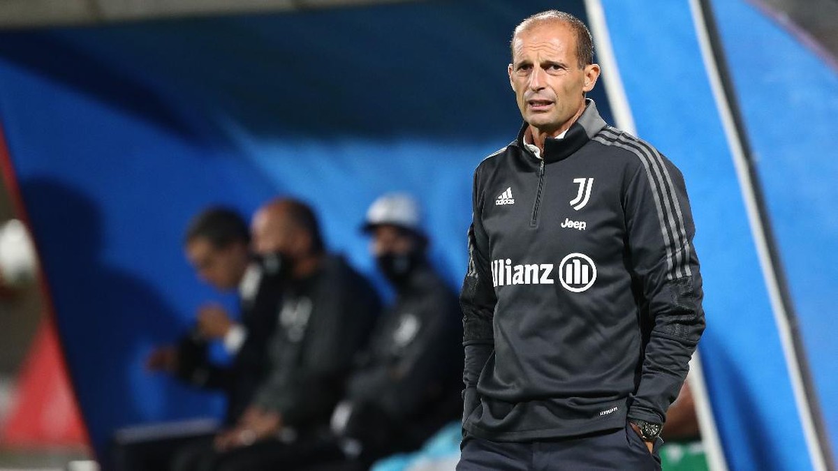 Massimiliano Allegri buka suara soal rumor Miralem Pjanic. (Foto: Getty Images/Marco Luzzani)