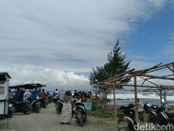 Dihantam Ombak 4 Meter, Dua Perahu Nelayan di Jember Karam
