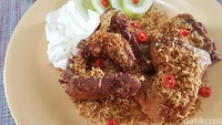 3 Resep Ayam Serundeng yang Sedap, Pakai Kelapa hingga Lengkuas