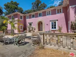 9 Foto Rumah Terbengkalai Keluarga Osama Bin Laden, Dijual Rp 404 Miliar 9 Foto Rumah Terbengkalai Keluarga Osama Bin Laden, Dijual Rp 404 Miliar