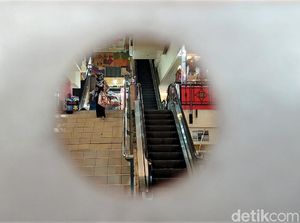 Suasana Pasar Baru Bandung yang Kembali Dibuka untuk Pengunjung