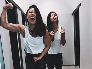 Agnez Mo dan Foto Persahabatannya dengan Greysia Polii yang Raih Medali Emas