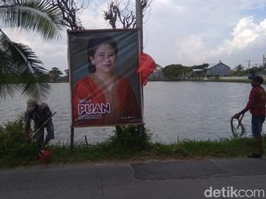 Banner Puan Maharani Hiasi Lamongan, PDIP: Bahan Sosialisasi Menuju 2024 Banner Puan Maharani Hiasi Lamongan, PDIP: Bahan Sosialisasi Menuju 2024