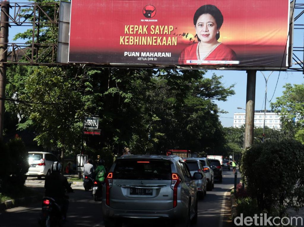 Misteri Ratusan Baliho Puan: Ngakunya Ide Spontan Tapi Kok Seragam Misteri Ratusan Baliho Puan: Ngakunya Ide Spontan Tapi Kok Seragam