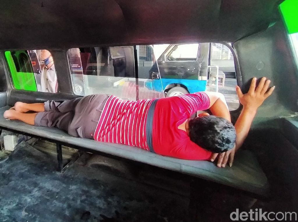 Curhat Sopir Angkot di Surabaya soal Kebijakan PPKM Curhat Sopir Angkot di Surabaya soal Kebijakan PPKM