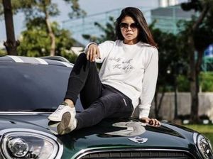 Greysia Polii Peraih Emas Olimpiade, Lihat Aksinya di Atas Mini Cooper