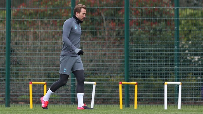 ENFIELD, ENGLAND: Harry Kane of Tottenham Hotspur trains during the Tottenham Hotspur training session at The Tottenham Hotspur Training Centre on March 09, 2020 in Enfield, England. Tottenham Hotspur will face RB Leipzig in their UEFA Champions League round of 16 second leg match on March 10, 2020. (Photo by Alex Morton/Getty Images)