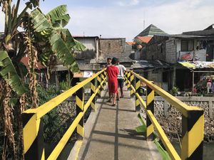 Jembatan Reyot di Kebon Jeruk Jadi Beton, Warga Tak Khawatir Lagi Terjatuh