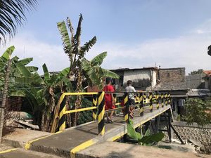 Perbaikan Selesai, Jembatan Bambu Reyot di Kebon Jeruk Kini Jadi Beton