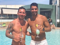 Messi dan Suarez, Liburan Bareng Senyum Dulu