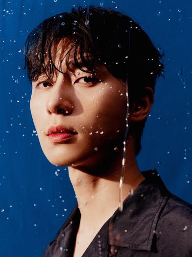 Park Seo Joon saat pemotretan (foto: instagram.com/bn_sj2013)