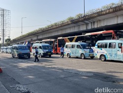 Minta PPKM Level 4 Tak Dilanjut, Sopir Angkot-Pedagang Mengeluh Omzet Turun