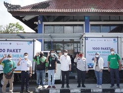 Pelindo III Sumbang 1.000 Paket Sembako buat Sopir Angkot & Ojol
