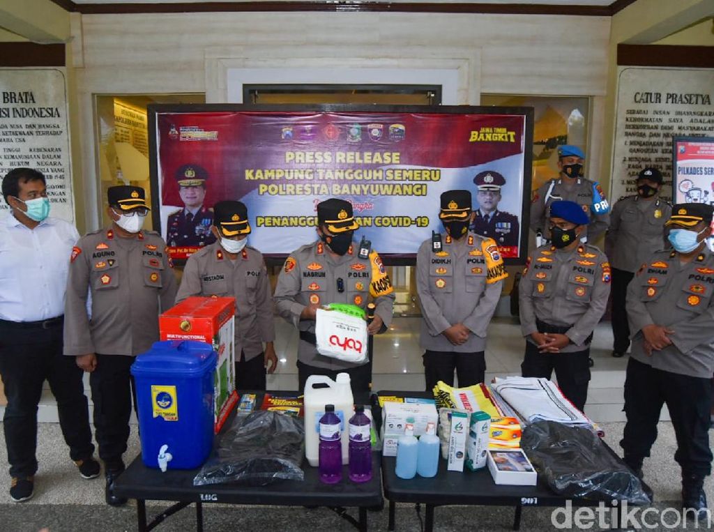 184 Kampung Tangguh Semeru di Banyuwangi Digelontor Alkes dan 55 Ton Beras 184 Kampung Tangguh Semeru di Banyuwangi Digelontor Alkes dan 55 Ton Beras