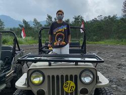 Apriyani Rahayu Raih Emas Olimpiade Tokyo, Lihat Lagi Posenya di Atas Mobil Jeep