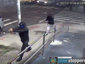 Rekaman CCTV Penembakan yang Lukai 10 Orang di New York