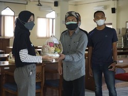 Salut! Meski Tengah Merugi, Pengusaha Kafe di Sleman Bantu Nakes