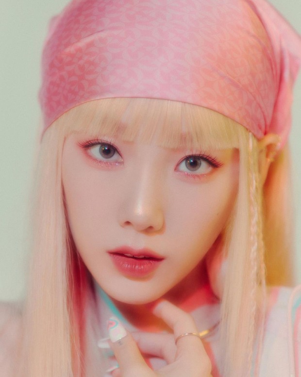 Taeyeon 'Weekend'