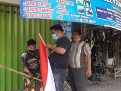 Paguyuban Tukang Loak Kibarkan Merah Putih Tumbuhkan Optimis Saat Pandemi