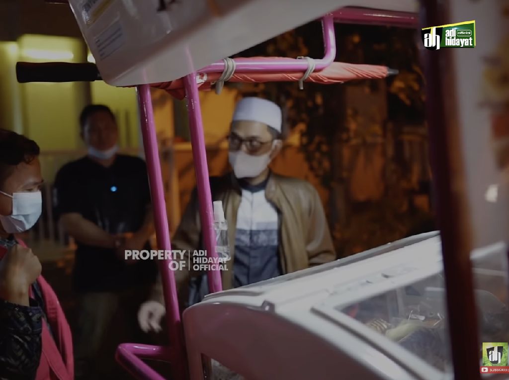 Viral Ustaz Adi Hidayat Nawar Roti, dari Harga Rp 86 Ribu Jadi Rp 1 Juta! Viral Ustaz Adi Hidayat Nawar Roti, dari Harga Rp 86 Ribu Jadi Rp 1 Juta!