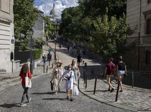 Protes Warga Prancis soal Wajib Kartu Vaksin saat Berpergian