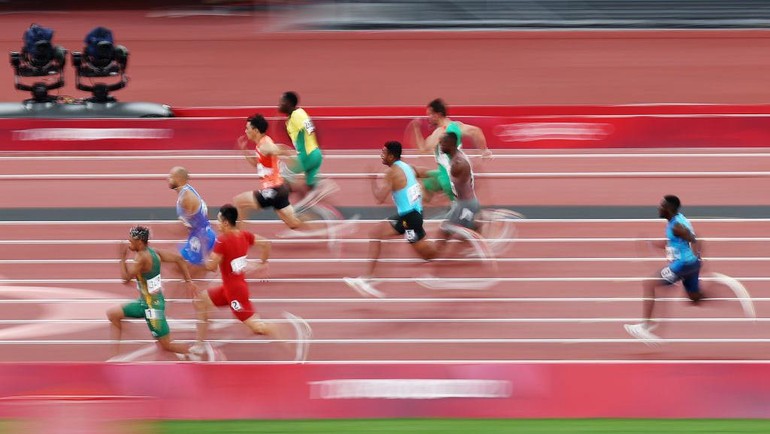 Bertanding di Japan National Stadium, Minggu (1/8) malam WIB, Jacobs berhasil finis terdepan di laga final. Ia mencatatkan waktu 9,80 detik. Maja Hitij/Getty Images.