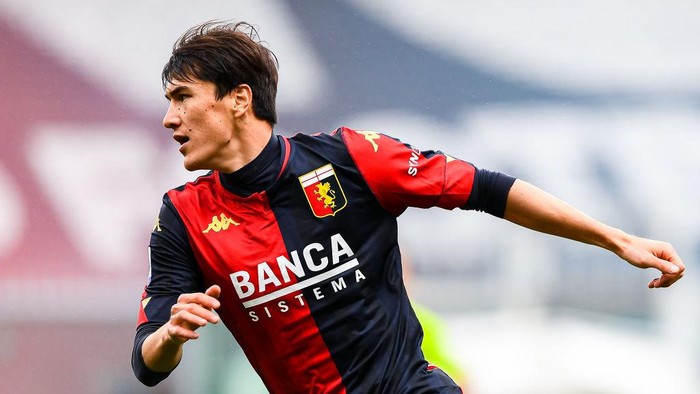 GENOA, ITALY - MAY 15: Eldor Shomurodov of Genoa celebrates after scoring a goal during the Serie A match between Genoa CFC and Atalanta Bergamasca Calcio at Stadio Luigi Ferraris on May 15, 2021 in Genoa, Italy. (Photo by Getty Images)