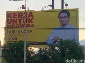 Baliho Airlangga Hartarto di Surabaya, Golkar Jatim: Mengenalkan Ketum