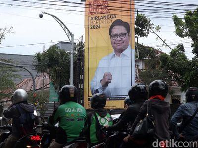 Baliho Airlangga untuk 2024 Mejeng di Kota Bandung