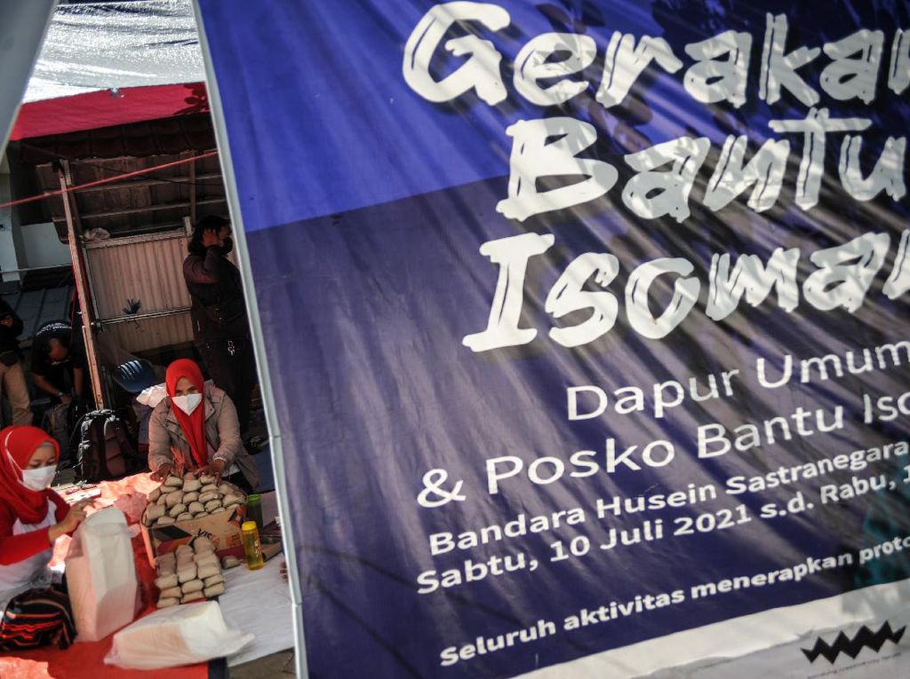 Dapur Umum untuk Bantu Warga Isoman Dapur Umum untuk Bantu Warga Isoman