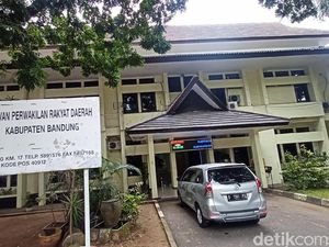 Kata Pengamat soal Duit Baju Dinas-Adat DPRD Kabupaten Bandung Kata Pengamat soal Duit Baju Dinas-Adat DPRD Kabupaten Bandung