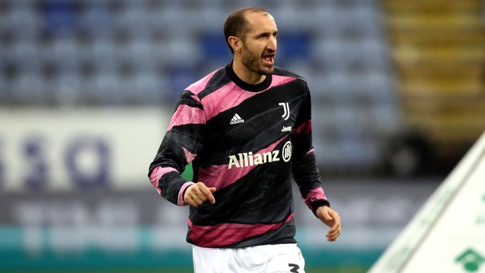 CAGLIARI, ITALY - MARCH 14:  Giorgio Chiellini  of Juventus  looks on during the Serie A match between Cagliari Calcio  and Juventus at Sardegna Arena on March 14, 2021 in Cagliari, Italy. (Photo by Enrico Locci/Getty Images)