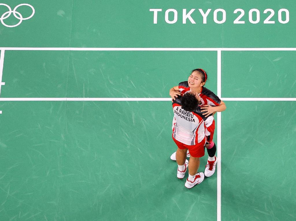 Olimpiade: Menyaksikan Lagi Momen Greysia Ganti Raket di Tengah Permainan Olimpiade: Menyaksikan Lagi Momen Greysia Ganti Raket di Tengah Permainan
