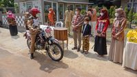Hajatan Drive-Thru Jadi Andalan Kondangan di Saat Pandemi